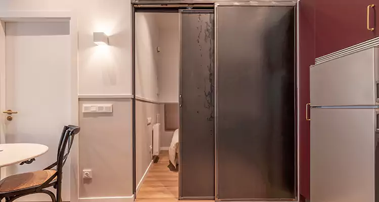 We Fix Closet Sliding Door in Myrtle Grove, FL 